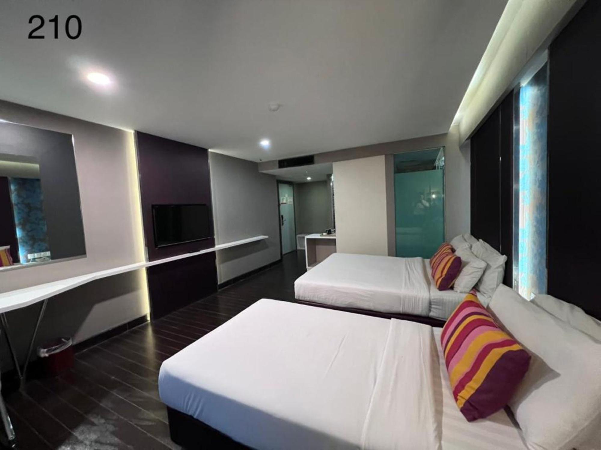 Kingston 3 - Hotel